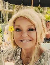 Diane Elizabeth's Instagram, Twitter & Facebook