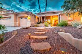 Although phoenix, az, is located in the upper sonoran desert, most homeowners do not take full advantage of the gorgeous desert scenery when it comes to their landscaping. Desert Landscape Ideas Yard Designs Designing Idea