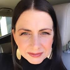 Stephanie Hollaway's Instagram, Twitter & Facebook