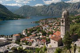 Its bulwarks seem to have been eternally growing rock tendrils along the hill. Datei 20090719 Crkva Gospa Od Zdravlja Kotor Bay Montenegro Jpg Wikipedia