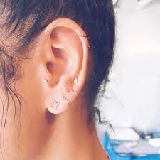 9 Gorgeous Ear Piercing Combinations To Try Now Earings Piercings Ear Piercing Combinations Cute Ear Piercings