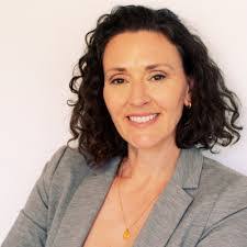 Amy Bent's Instagram, Twitter & Facebook