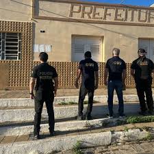PF faz buscas contra suspeitos de desviarem R$ 33 milhões do SUS e da Educação na Paraíba