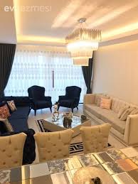Ev Gezmesi Klasik Ve Modern Stili Harmanlayan Bir Ankara Evi Ev Gezmesi Ev Bitkisi Fon Perdeler Klasik
