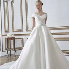 Sometimes it is difficult to choose only one bridal dress for a wedding day. 26 Best Princess And Ball Gown Wedding Dresses Of 2021