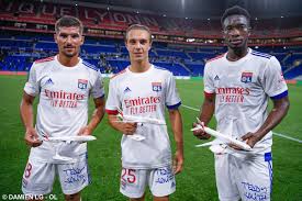 Матч ldlc ol vs sly на lfl 2021 summer. Olympique Lyonnais Ø¹Ù„Ù‰ ØªÙˆÙŠØªØ± Emirates Et L Olympique Lyonnais Devoilent Le Nouveau Maillot Du Club Pour La Saison 2020 2021 Flyemiratesflybetter Https T Co Aniryeq1wb Https T Co Er9e5wilc5