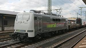 Here you see the 111 215 being pushed towards a perfect photo location behind the workshops. Railadventure 111 Mit Neuen Fahrzeugen Fur Die Sbb Stummis Modellbahnforum