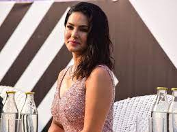 Earlier sunny had made sure to treat fans during the coronavirus lockdown. Sunny Birthday Sunny Leone Birthday These Videos Are Proof How Crazy Baby Doll Is Watch Trending Viral News