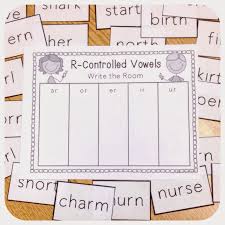 Free R Controlled Vowels Write The Room Activity First Grade Phonics Teaching Phonics Phonics