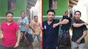 Hitam putih wanita berjenggot dan berkumis part 1. Bapak Bapak Berkumis Jago Dance Tiktok Di Ambon Berharap Bakatnya Dilirik Stasiun Tv Tribunnews Com Mobile