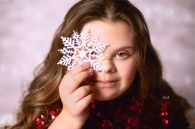 This Indiana winter beauty looked like an angel for her session😍 She has  some of the sweetest most gentle almond shaped eyes I've ever seen, so I  just had to get a