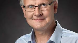 Om at gå efter bolden: Svar til Erik Mortensen