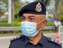 Ketua jabatan siasatan jenayah komersial (jsjk) bukit aman, datuk zainuddin yaacob berkata sindiket macau scam dapat 'menghidu' mangsa yang berduit serta mempunyai kemahiran untuk mencungkil maklumat dan akhirnya mengelirukan mangsa, lapor wartawan sinar harian, izwan rozlin. Mobile Phone Of Girl Who Fell From Balcony To Undergo Forensics Check In Bukit Aman The Star