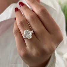 Choosing the Perfect Setting for a 3-Carat Oval Diamond