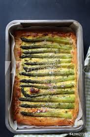 Il risultato è impeccabile, ed il bello è che possiamo prepararne molta e conservarla a lungo in congelatore. Quiche Agli Asparagi Crostata Di Pasta Fillo Fatta In Casa Con Plakaty Na Stenu Plakaty Eda Dieta Flan Myloview Ru