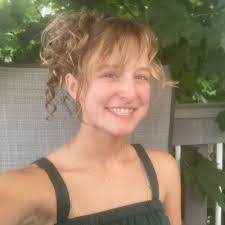 Amanda Vitale's Instagram, Twitter & Facebook