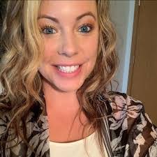 Colleen Noel's Instagram, Twitter & Facebook