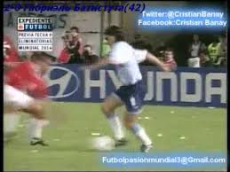 Uruguayan football player with flag. Qwc 2002 Argentina Vs Uruguay 2 1 08 10 2000 Youtube