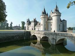 We Decouverte Des Chateaux De La Loire Sully Sur Loire Loire France Castle