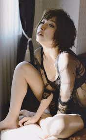 写真集◎篠田麻里子『Yes and No』A4判｜2012年発行＊初版｜SEXYキャミFIT｜innerパンティ露出SHOT｜シースルー衣裳｜BODY 接写｜VC-9172(さ行)｜売買されたオークション情報、ヤフオク! の商品情報をアーカイブ公開 - オークファン（aucfan.com）