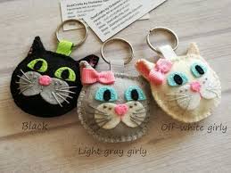 Wool Felt Cat Keychain Felt Black Cat Key Chain Black Cat Etsy Chaveiro De Feltro Chaveiro De Tecido Lembrancinhas De Feltro