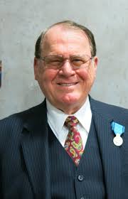 Trois questions à…