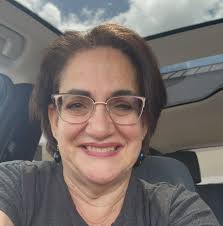 What are some local restaurant recommendations near UCF for a casual dinner  with vegetarian options?