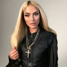 Die besten pinnwände von loredana zefi. Loredana Zefi Height Celebsheight Org