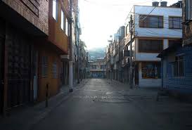 Vecinos reviven momentos de pánico del viernes, tras toque de queda en bogotá. 8sg5epz38j3ncm