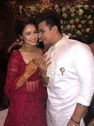 Yuvika chaudhary cute face stunning pic. Everything That Went Inside Prince Narula And Yuvika Chaudhary S Mehendi And Engagement Ceremony Real Wedding Stories Wedding Blog