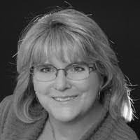 Kari Thacker's Instagram, Twitter & Facebook