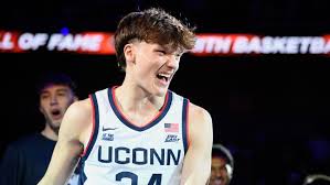 Exciting Illinois vs UConn basketball game with freshman Braylon Mullins