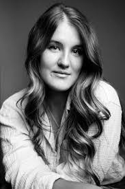 Eliza Porter's Instagram, Twitter & Facebook