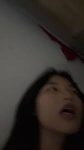 甜美眼镜妹！偷偷宿舍自慰！要小声一点，脱光光贫乳，拿出假屌吸吮，抽插小骚逼，忍着不能叫出来- 91热爆