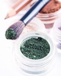 the pros and cons to organic makeup