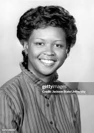 Maxine Sanders's Instagram, Twitter & Facebook