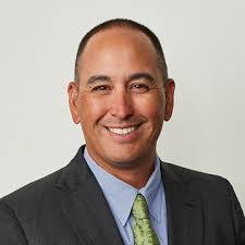 Leslie Shell's Instagram, Twitter & Facebook