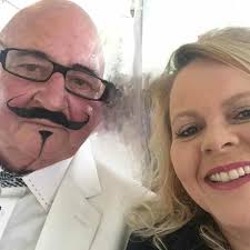 title It is with a deep sadness that we let you know that David Max Hooper  passed away late