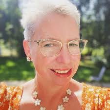 Kendra Whitfield's Instagram, Twitter & Facebook