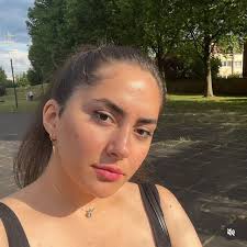 i'm 20, 6'1 and from 🇩🇪. How about you?