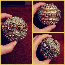 Dekoratif Top Ben Yaptim Kendin Yap Do It Yourself Diy Diy Diy Project El Yapimi El Emegi Geri Donusum Strafor Top Metal Aparat Ta Boncuk Elsa Taki