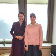 Clotilde armand își dezvăluie povestea cutremurătoare de viață în cartea am ales românia. Laura Kovesi Clotilde Armand Usr Intalnire De Gradul 0 I Am Spus CÄƒ Stiri Diaspora