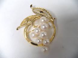 mikimoto pearl brooch