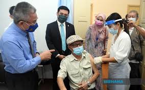 Jumlah pemberian dos suntikan vaksin di negara ini terus meningkat dengan sejumlah 324,745 dos diberikan pada sabtu. Bernama Malaysia Terima 3 52 Juta Dos Vaksin Bulan Ini Menteri Kesihatan