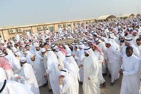رحل عن عالمنا أمس المنشد الكويتي الاسلامي مشاري العرادة فالبقاء والدوام لله وإنا لله وإنا إليه راجعون وأثار خبر وفاته ضجة على موقع التغريدات القصيرة تويتر