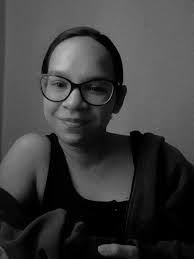 Talented singer performs beautiful cover songs in her native language