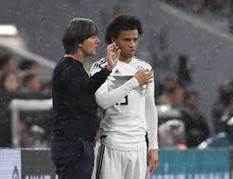 Seine freundin candice brook (31) brachte das gemeinsam. Leroy Sane Vom Dfb Team Abgereist So Soll Low Jetzt Mit Ihm Planen