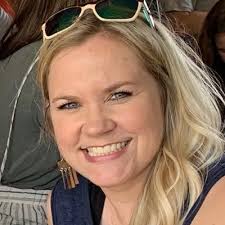 Haley Kiser (@hazeyincolor)