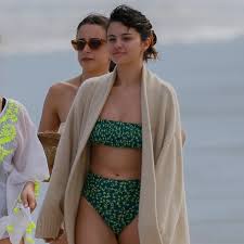 With all the imperfections is what makes her perfect. Selena Gomez On Vacation In Hawaii Pictures Popsugar Celebrity
