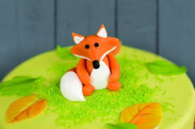 Renard A Modeler En Pate A Sucre Annikids Le Blog Recette Pate A Sucre Deco Pate A Sucre Renard